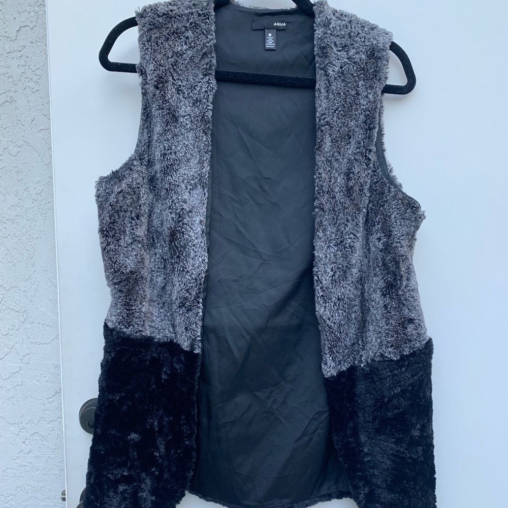 Fur vest